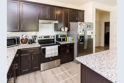 37501 Williamette Way, Zephyrhills, FL 33540 - Photo 8