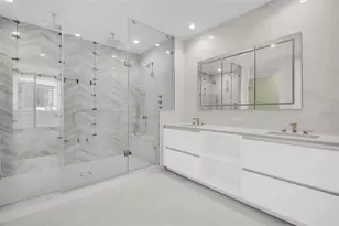 400 Central Ave, Saint Petersburg, FL 33701 - Photo 26