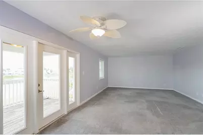 123 Seahorse Drive SE #D, Saint Petersburg, FL 33705 - Photo 4
