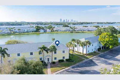123 Seahorse Drive SE #D, Saint Petersburg, FL 33705 - Photo 1
