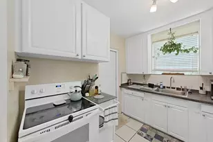 2730 Edwards Ave S, Saint Petersburg, FL 33705 - Photo 12