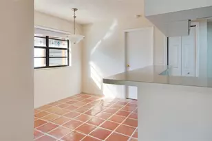 7000 5th St N, Saint Petersburg, FL 33702 - Photo 8