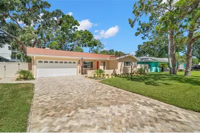 7940 3rd Street N, Saint Petersburg, FL 33702 - Photo 2