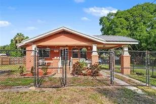 9907 Maggie St, Gibsonton, FL 33534 - Photo 2
