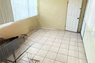 2055 29th St S, Saint Petersburg, FL 33712 - Photo 10