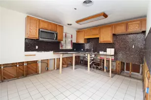 525 Hampton Ave NE, Saint Petersburg, FL 33703 - Photo 6