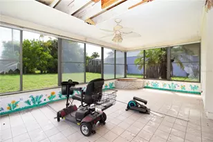 525 Hampton Ave NE, Saint Petersburg, FL 33703 - Photo 10