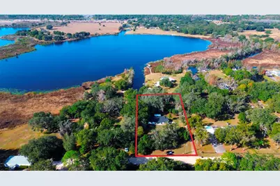 8807 Overlook Drive, Wesley Chapel, FL 33545 - Photo 2