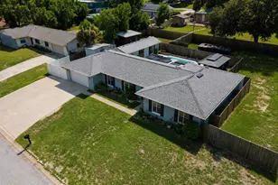 1124 King Arthur Ct, Valrico, FL 33594 - Photo 4