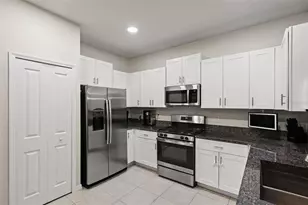 8315 Cor Pne Wy, New Port Richey, FL 34655 - Photo 10