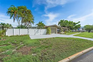 101 Madonna Blvd, Tierra Verde, FL 33715 - Photo 28