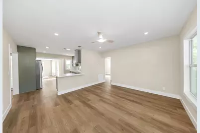8017 31st Avenue N, Saint Petersburg, FL 33710 - Photo 14