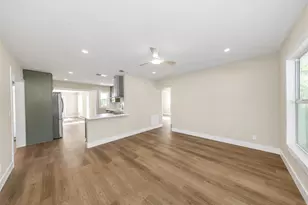 8017 31st Ave N, Saint Petersburg, FL 33710 - Photo 14