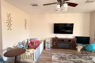 308 Corbett Bluff Dr, Ruskin, FL 33570 - Photo 4