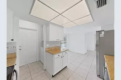 10902 Wingate Drive, Tampa, FL 33624 - Photo 18