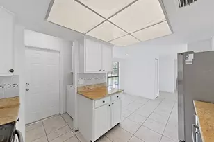 10902 Wingate Dr, Tampa, FL 33624 - Photo 18