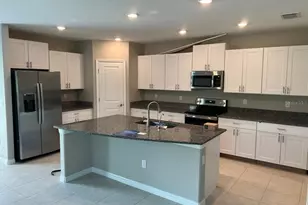 580 Royal Empress Dr, Ruskin, FL 33570 - Photo 2