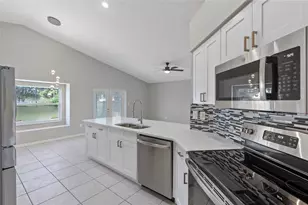 1831 Erin Brooke Dr, Valrico, FL 33594 - Photo 2