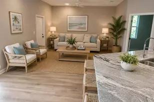 14910 Laurie Ln, Tampa, FL 33613 - Photo 2
