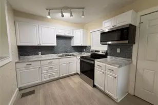 3833 Iris St N, Saint Petersburg, FL 33703 - Photo 8