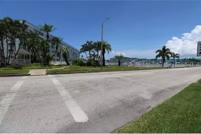 3128 59th Street S #115, Gulfport, FL 33707 - Photo 20