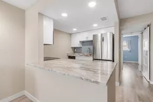 9715 Harrell Ave, Treasure Island, FL 33706 - Photo 14