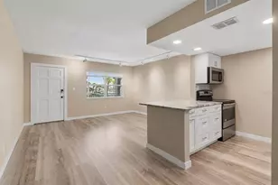 9715 Harrell Ave, Treasure Island, FL 33706 - Photo 12