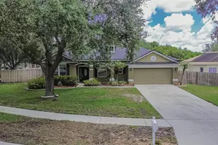 12426 Windmill Cove Dr, Riverview, FL 33569 - Photo 2