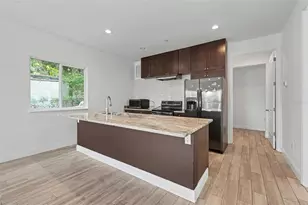 1018 7th Ave S, Saint Petersburg, FL 33705 - Photo 12
