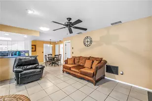 9212 Rustic Pines Blvd W, Seminole, FL 33776 - Photo 12