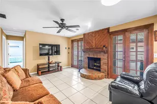9212 Rustic Pines Blvd W, Seminole, FL 33776 - Photo 10