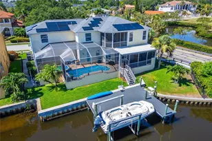339 Manatee Ln, Tarpon Springs, FL 34689 - Photo 8