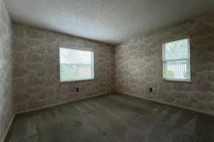 6328 N Queensway Dr, Temple Terrace, FL 33617 - Photo 16