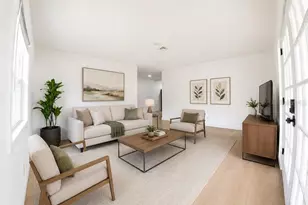1834 New Hampshire Ave NE, Saint Petersburg, FL 33703 - Photo 2