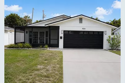 1834 New Hampshire Avenue NE, Saint Petersburg, FL 33703 - Photo 2
