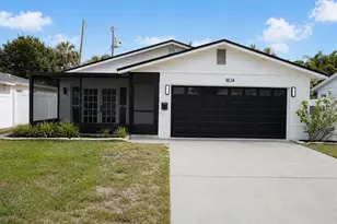 1834 New Hampshire Ave NE, Saint Petersburg, FL 33703 - Photo 2