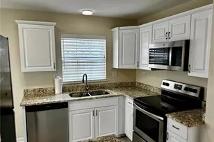 810 52nd Ave N, Saint Petersburg, FL 33703 - Photo 4