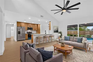 2773 Valencia Ln W, Palm Harbor, FL 34684 - Photo 10