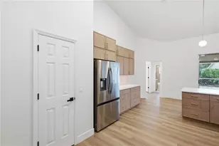 10226 Timberland Point Dr, Tampa, FL 33647 - Photo 6