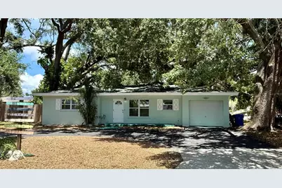 677 Oakwood Drive, Dunedin, FL 34698 - Photo 1