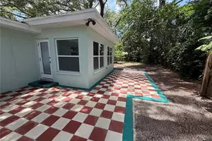 677 Oakwood Dr, Dunedin, FL 34698 - Photo 4