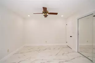 9241 N 52nd St, Tampa, FL 33617 - Photo 14