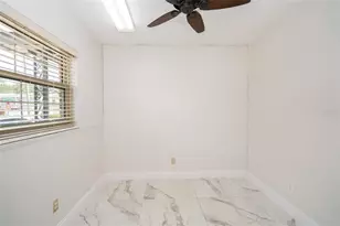 9241 N 52nd St, Tampa, FL 33617 - Photo 18