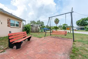 9241 N 52nd St, Tampa, FL 33617 - Photo 36