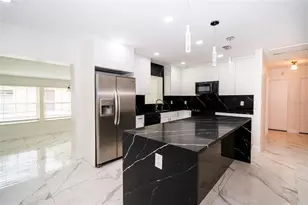 9241 N 52nd St, Tampa, FL 33617 - Photo 28