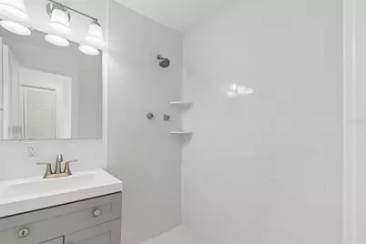 8125 Bayshore Drive, Treasure Island, FL 33706 - Photo 18