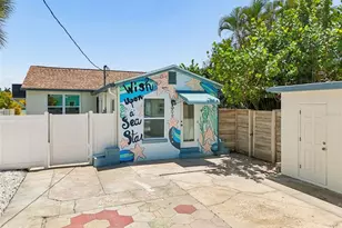 8125 Bayshore Dr, Treasure Island, FL 33706 - Photo 10