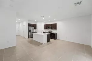 10573 Oakside Dr, Palmetto, FL 34221 - Photo 4