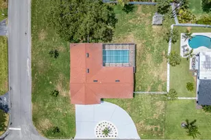 201 Harbor Bluff Dr, Largo, FL 33770 - Photo 44