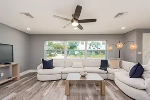 201 Harbor Bluff Dr, Largo, FL 33770 - Photo 16